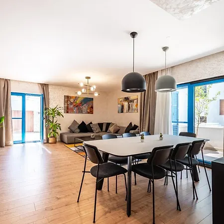 Apartman The Luxury Nest - Private Heated Pool