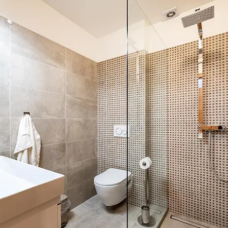 Apartman The Luxury Nest - Private Heated Pool
