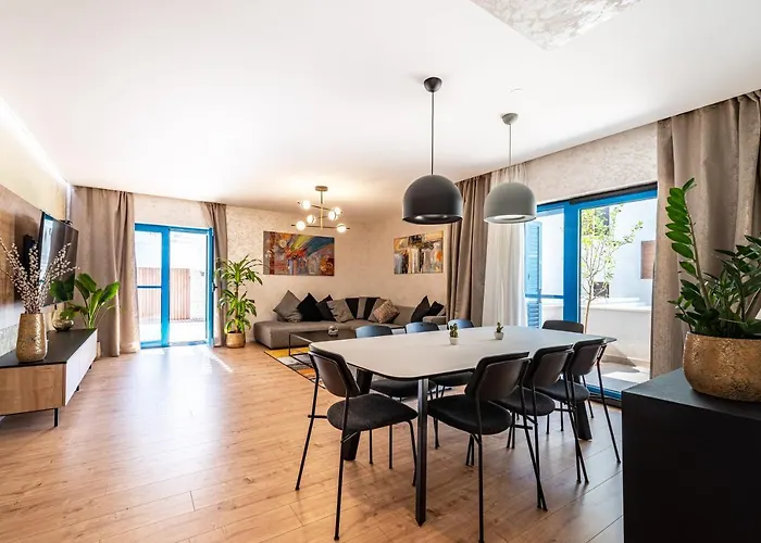 דירה The Luxury Nest - Private Heated Pool