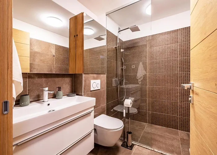 The Luxury Nest - Private Heated Pool דירה זאדאר