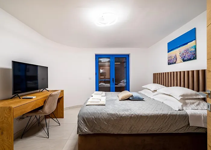 דירה The Luxury Nest - Private Heated Pool