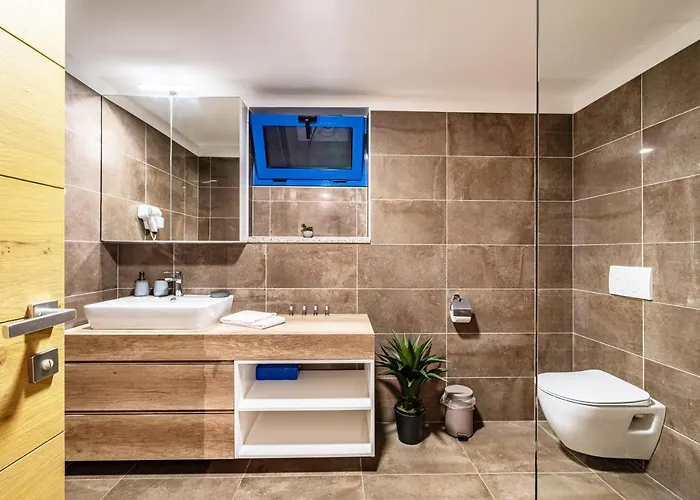 The Luxury Nest - Private Heated Pool זאדאר
