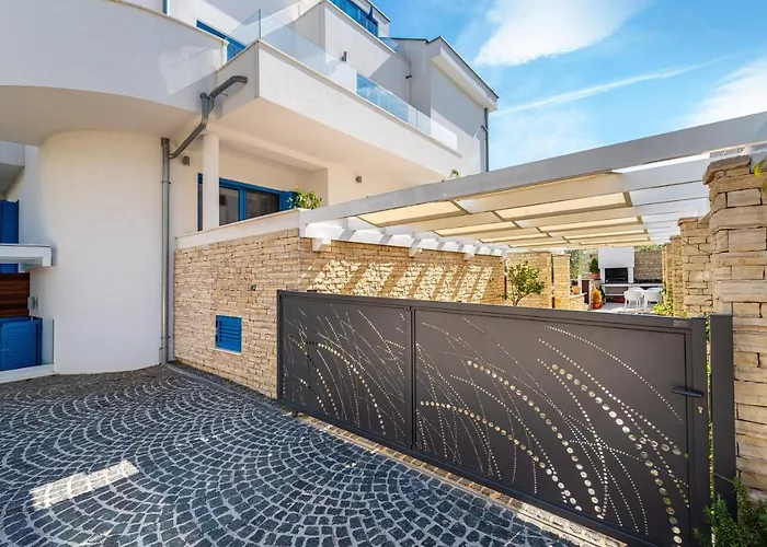 דירה The Luxury Nest - Private Heated Pool זאדאר