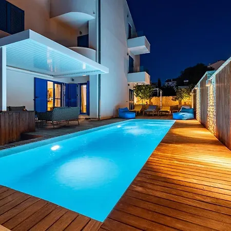 The Luxury Nest - Private Heated Pool *