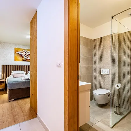 The Luxury Nest - Private Heated Pool 扎达尔