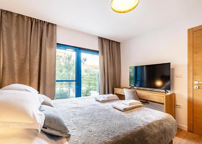Apartment The Luxury Nest - Private Heated Pool